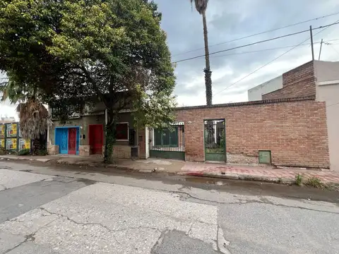 CASA  EN VENTA  BARRIO OBSERVATORIO -  FRENTE  A  TRIBUNALES II