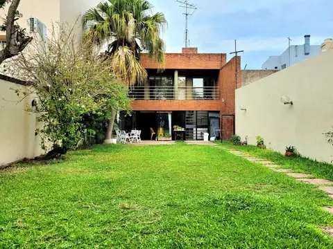 VENTA CASA VILLA REAL 5 AMBIENTES CON QUINCHO