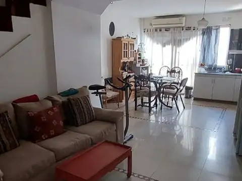 Depto Tipo Casa en Venta de 3 ambientes