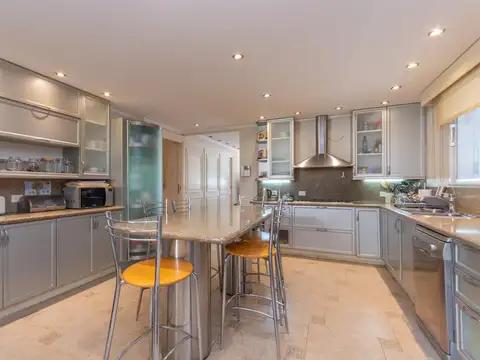 Casa en Venta en Acassuso Vias  /  Libertador, USD 710.000