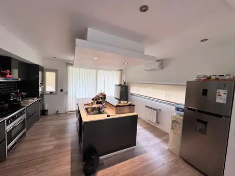 Casa en venta 4 ambientes en City Bell La Plata