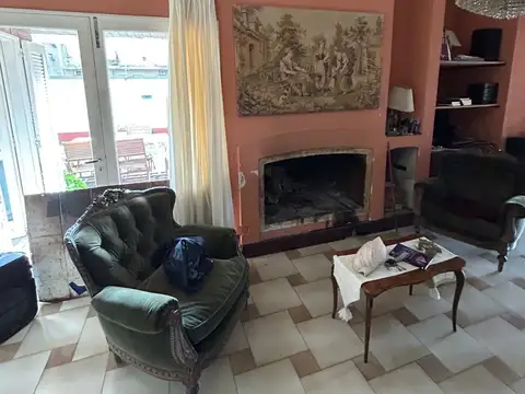 Casa 6 ambientes con 2 baños