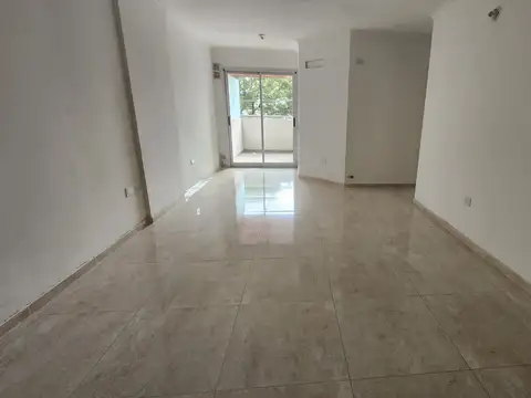 Departamento en Alquiler en General Paz, $ 680.000