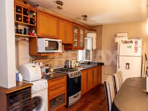 Depto Tipo Casa en Venta con 1 cocheras