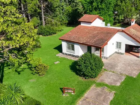 Casa en Venta sobre dos lotes de 1.000 m² cada uno (total 2.000 m²) — Barrio Parque Exaltación — Apto Crédito