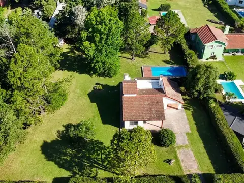 Rio Arrecifes, Barrio Parque Exaltación 300