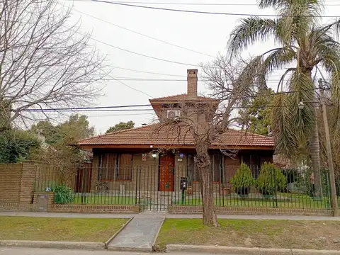 Casa en Venta en Manuel B Gonnet, USD 230.000