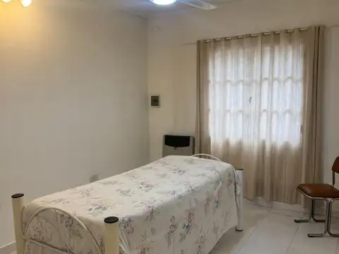 Casa 2 ambientes con 1 baño