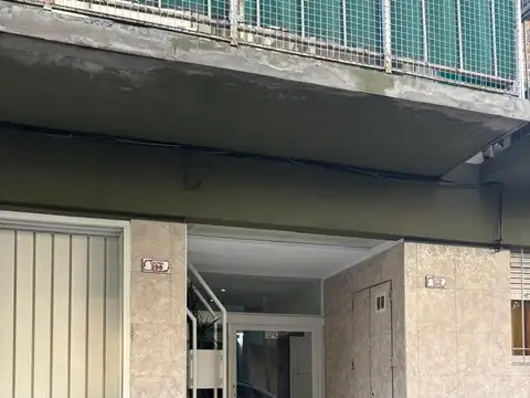 VENTA DEPTO 3 AMB EN FLORES