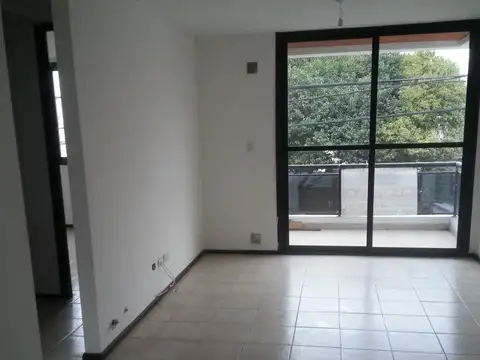 Maestro Vidal 100, Piso 2°