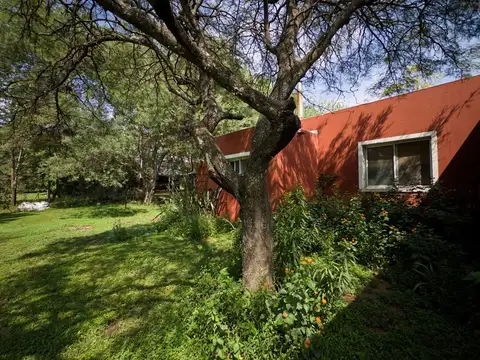 Casa en Venta con 4 cocheras