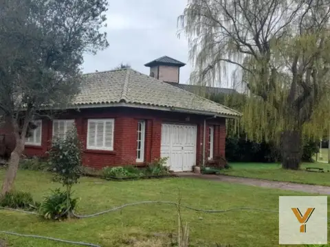 Casa en venta - 4 Dormitorios 5 Baños - Mar Chiquita