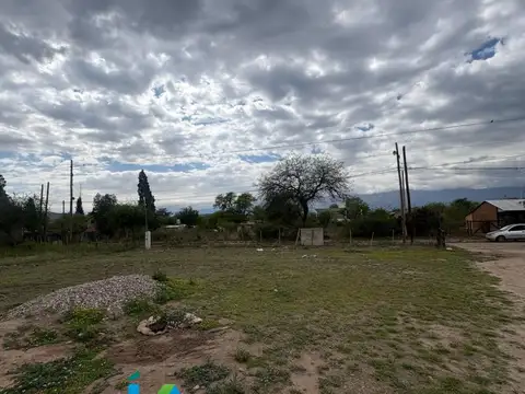 Terreno en Venta 1.400  mts Frente