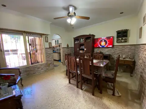 Casa 3 ambientes con 2 baños