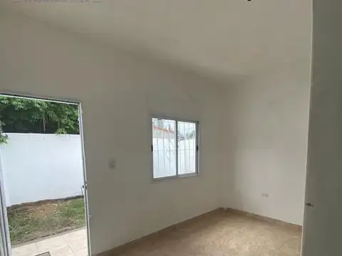 Depto Tipo Casa 2 ambientes con 1 baño