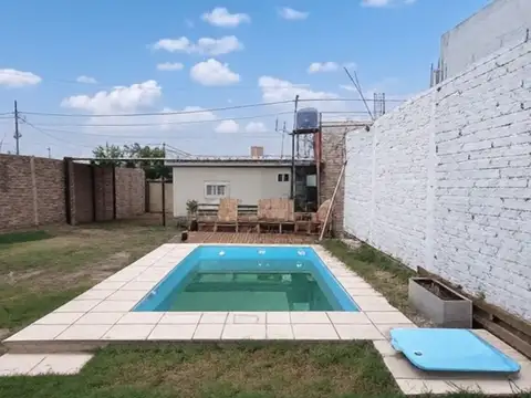 Casa en Venta con 2 cocheras