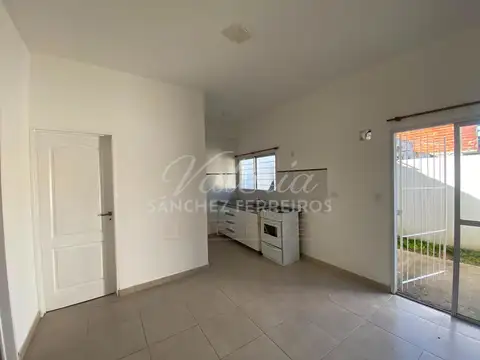 Departamento 2 ambientes en alquiler Beratategui