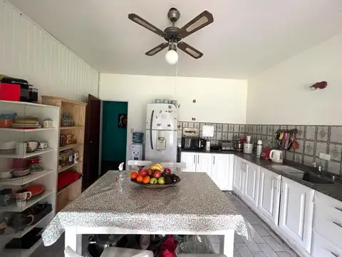 Casa en Venta con 4 cocheras