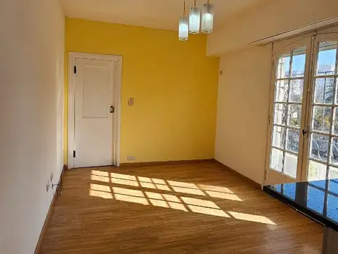 Hermoso departamento 2 ambientes al frente con balcon