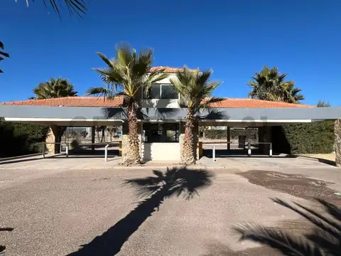 Se vende terreno en barrio privado carrascal