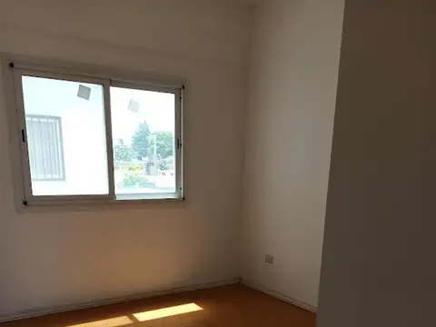 Departamento en Alquiler en Zarate, $ 450.000