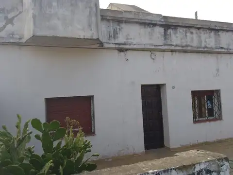 CASA EN VENTA C/PATIO Y TERRAZA-MTE.CHINGOLO-LANÚS