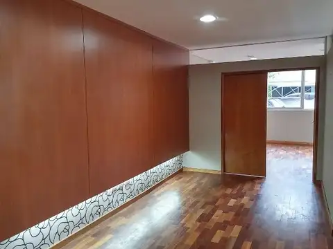Oficina en Alquiler al Este