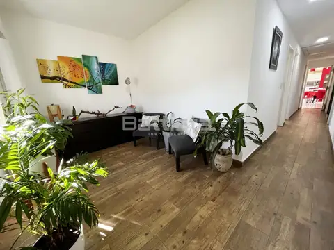 Casa 6 ambientes con 3 baños