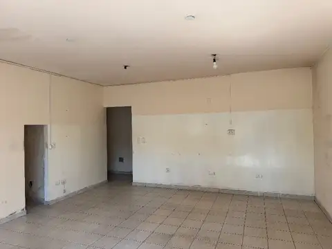 Local en Alquiler en Villa Sarmiento, $ 450.000