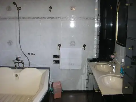 Casa en Venta de 5 dormitorios