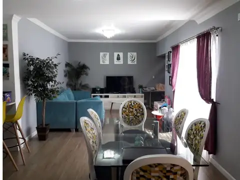 AMPLIO Y MODERNO PH DE 3 AMBIENTES CON  PATIO.