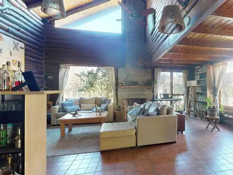 Casa en Venta con 2 cocheras