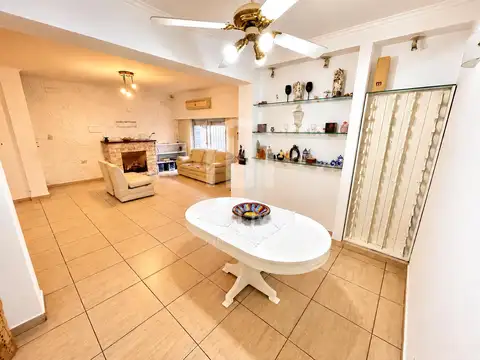 Casa en Venta en Alberdi, USD 130.000