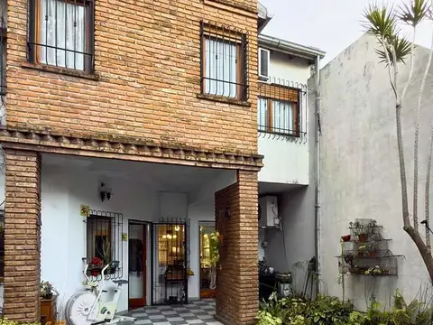 Monte Castro: casa 4 amb, 3 dorm, quincho y pileta - Lascano
