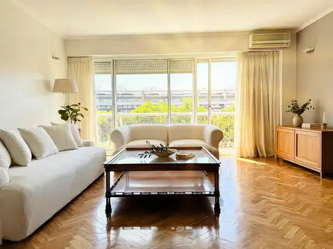 Venta Piso 4 Ambientes más  Dependencia. Recoleta límite Palermo Chico. De Categoría. Al Frente. 150 m². Palier privado. 3 baños. Cochera Fija