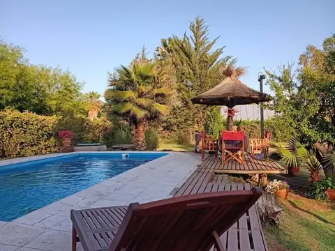 VENTA DE CASA CON PILETA EN MAIPU