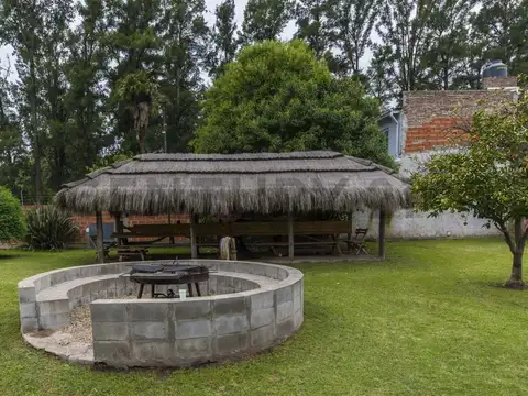 Casa 5 ambientes con 3 baños