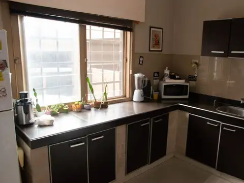 VENTA CASA 4 AMBIENTES CASTELAR