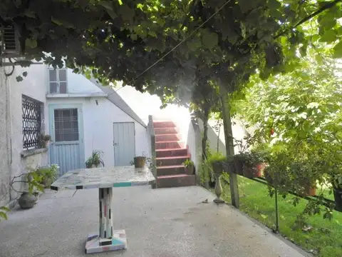 Casa 3 amb. con fondo libre