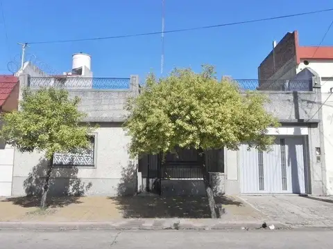 Casa 3 amb. con fondo libre