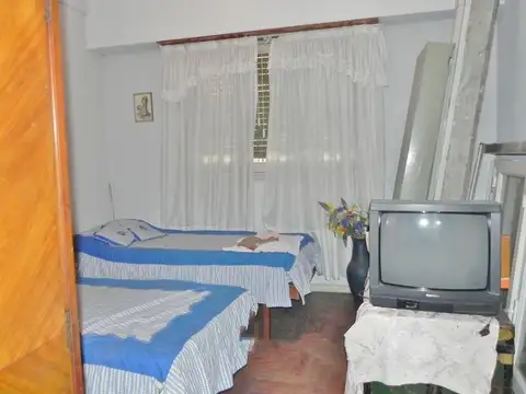 Casa en Venta en Isidro Casanova, USD 130.000