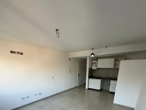 Departamento en Alquiler en Remedios de Escalada, $ 450.000