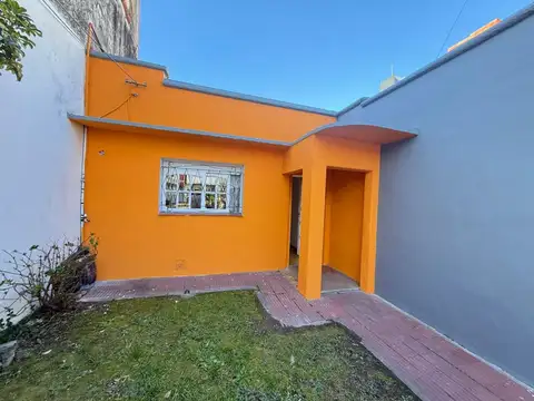Depto Tipo Casa en Alquiler de 3 ambientes