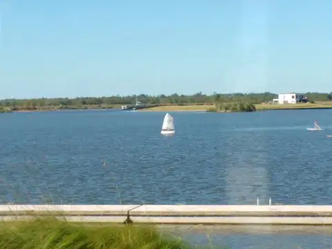 Avenida de los lagos 600