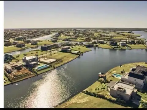 Avenida de los lagos 600