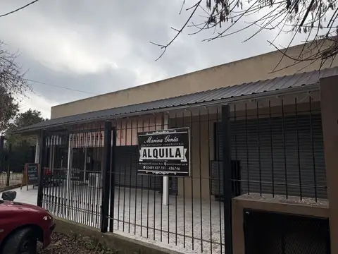 Local en alquiler - Barrio Los Pioneros - dentro de un complejo de locales