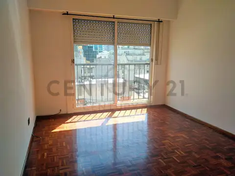 Alquiler Microcentro 2 ambientes con balcón francés