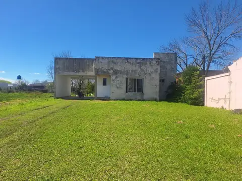 VENDO CASA EN 1° DE MAYO