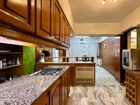 VENTA CASA MADERO MULTIFAMILIAR PARQUE Y PILETA
