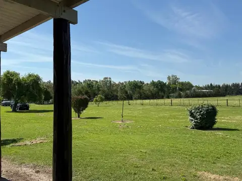 AV, VALERIA DE CROTTO A 700 MTS DE RUTA 205- URIBELARREA.